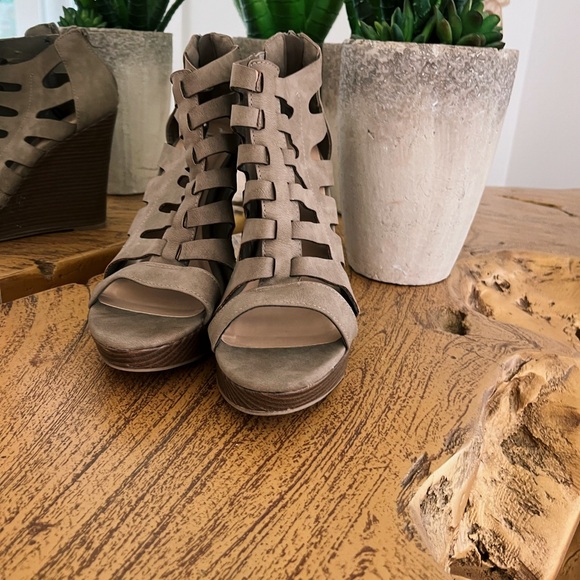 JASMINE WEDGE PLATFORM HEELS ✨ - Picture 4 of 7